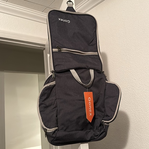 Hanging Toiletry Bag - Picture 3 of 3